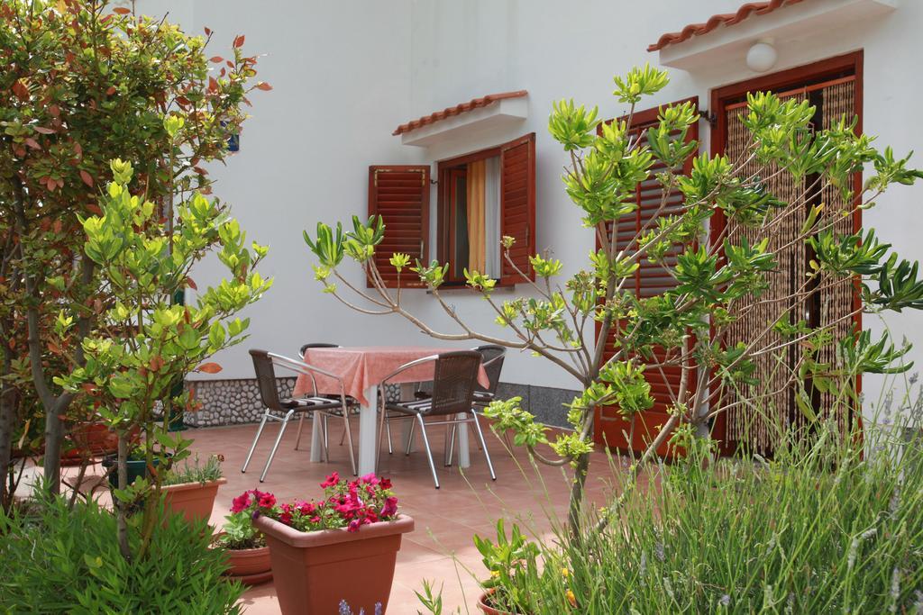 Apartments Reljic With Terrace Baška Eksteriør billede