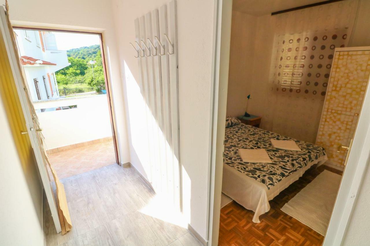 Apartments Reljic With Terrace Baška Eksteriør billede