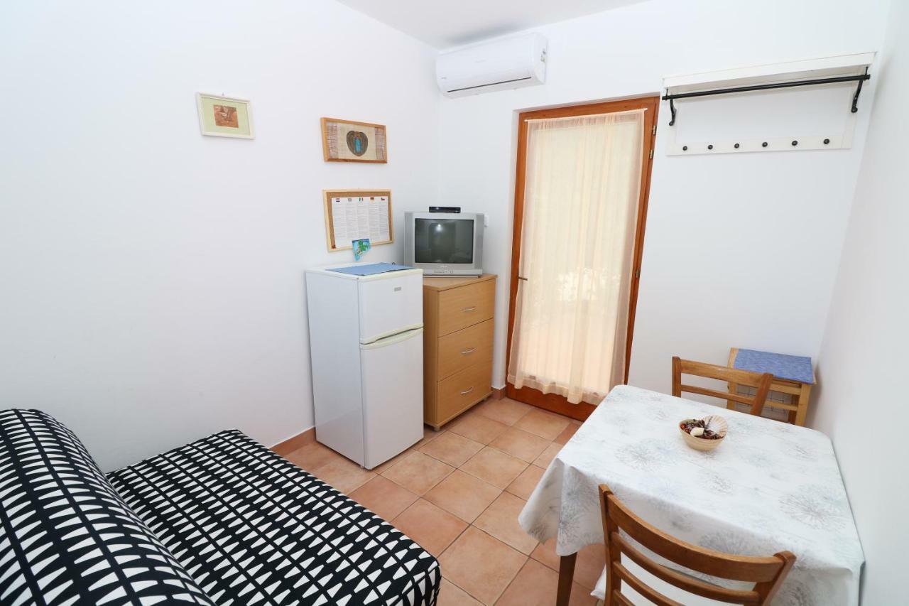 Apartments Reljic With Terrace Baška Eksteriør billede