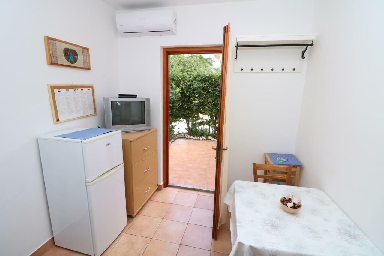 Apartments Reljic With Terrace Baška Eksteriør billede
