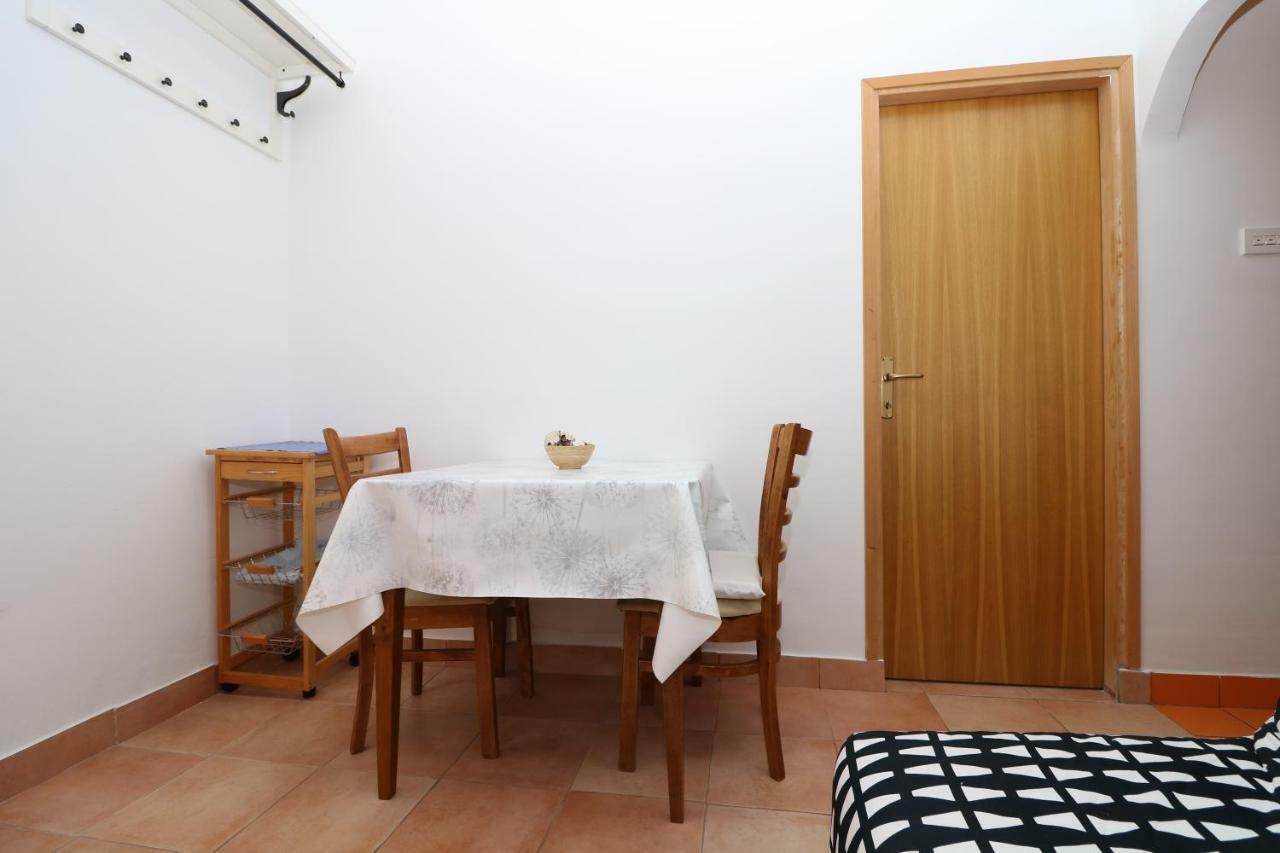 Apartments Reljic With Terrace Baška Eksteriør billede